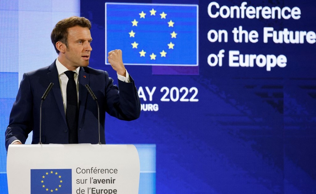 Macron urges creation of ‘European political community’ beyond EU