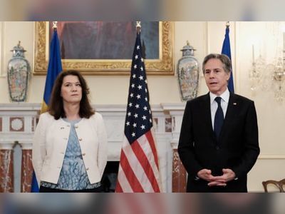 Sweden says US has offered security guarantees if it applies to join Nato