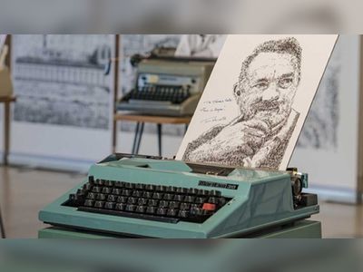 Typewriter artist James Cook 'blown away' by Tom Hanks response