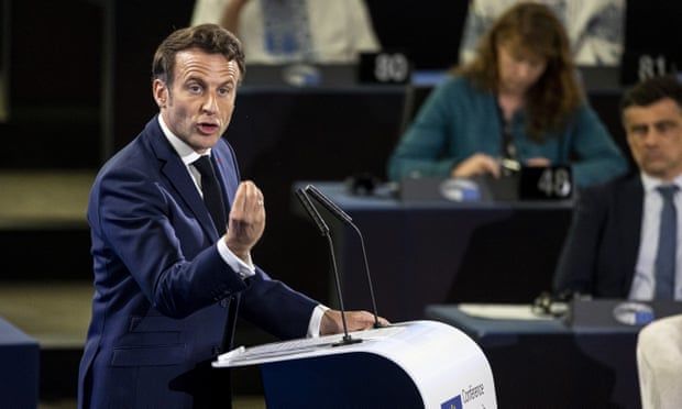 Macron calls for new European body and warns Ukraine of EU wait
