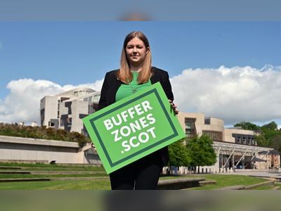 Scottish Greens launch bill to create protest-free zones outside abortion clinics