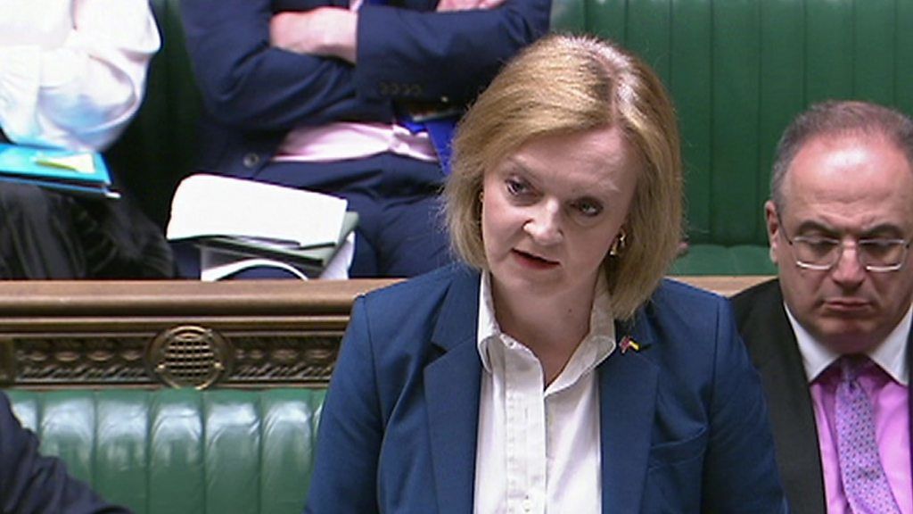 Northern Ireland: Liz Truss sets out new law on post-Brexit trade deal