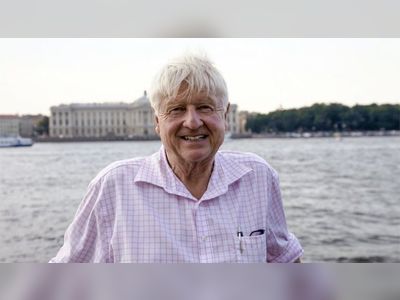 Stanley Johnson becomes French to keep link with EU
