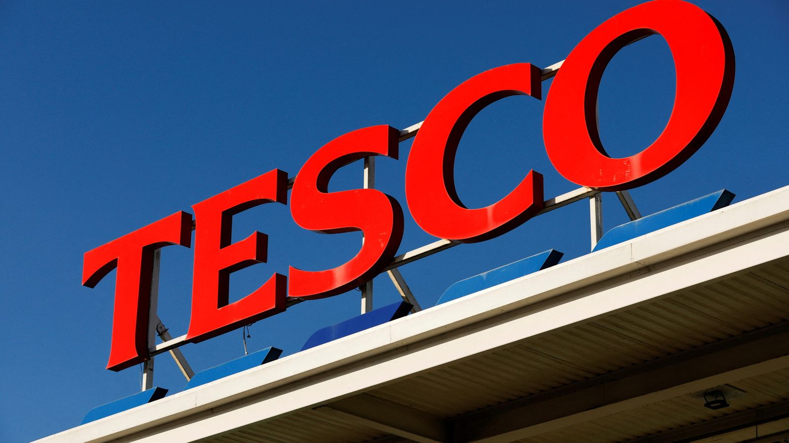 Tesco sales fall amid 'incredibly challenging' cost of living crisis