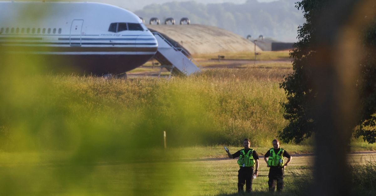 UK migrant flight to Rwanda grounded as European Court steps in