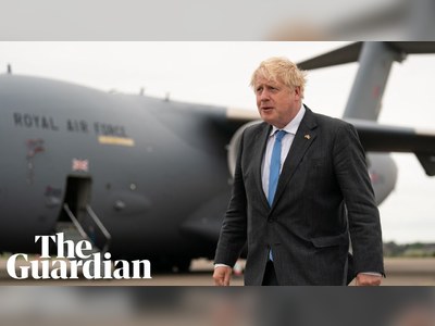 Important to show UK is with Ukraine for the long haul, Boris Johnson says – video