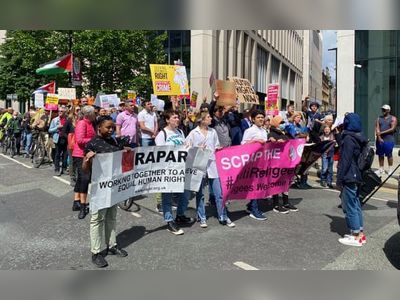 Hundreds gather in Manchester to oppose Rwanda deportation plan