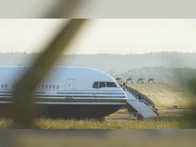 Rwanda asylum plan: Last-minute legal battle over flight