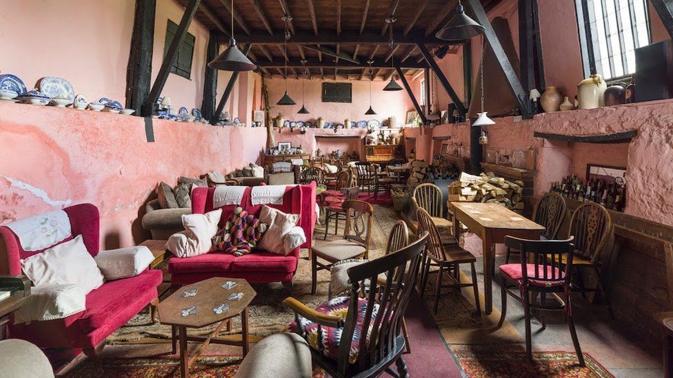 Historic English pubs recognised for their interiors
