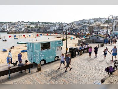 ‘It’s a glorified holiday camp’: St Ives fights losing battle over second homes