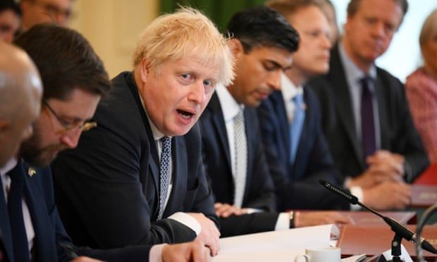 Who are the main contenders to replace Boris Johnson?