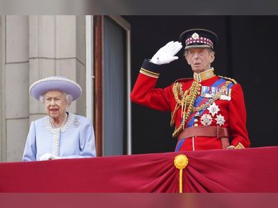 WATCH: Queen seen on Buckingham Palace balcony