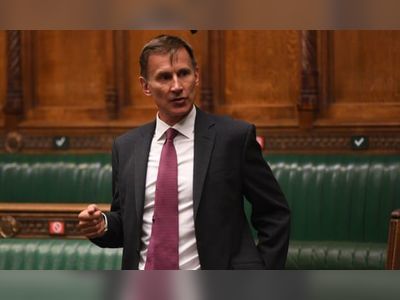 Jeremy Hunt urges Tory MPs to vote no confidence in Boris Johnson