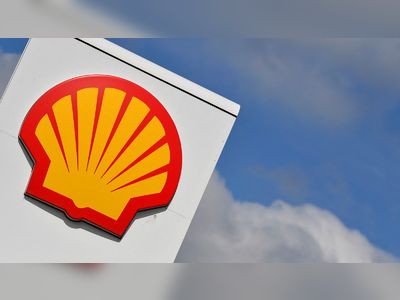 Shell 'rethinking shareholder return policy' as oil and gas sector enjoys bumper profits