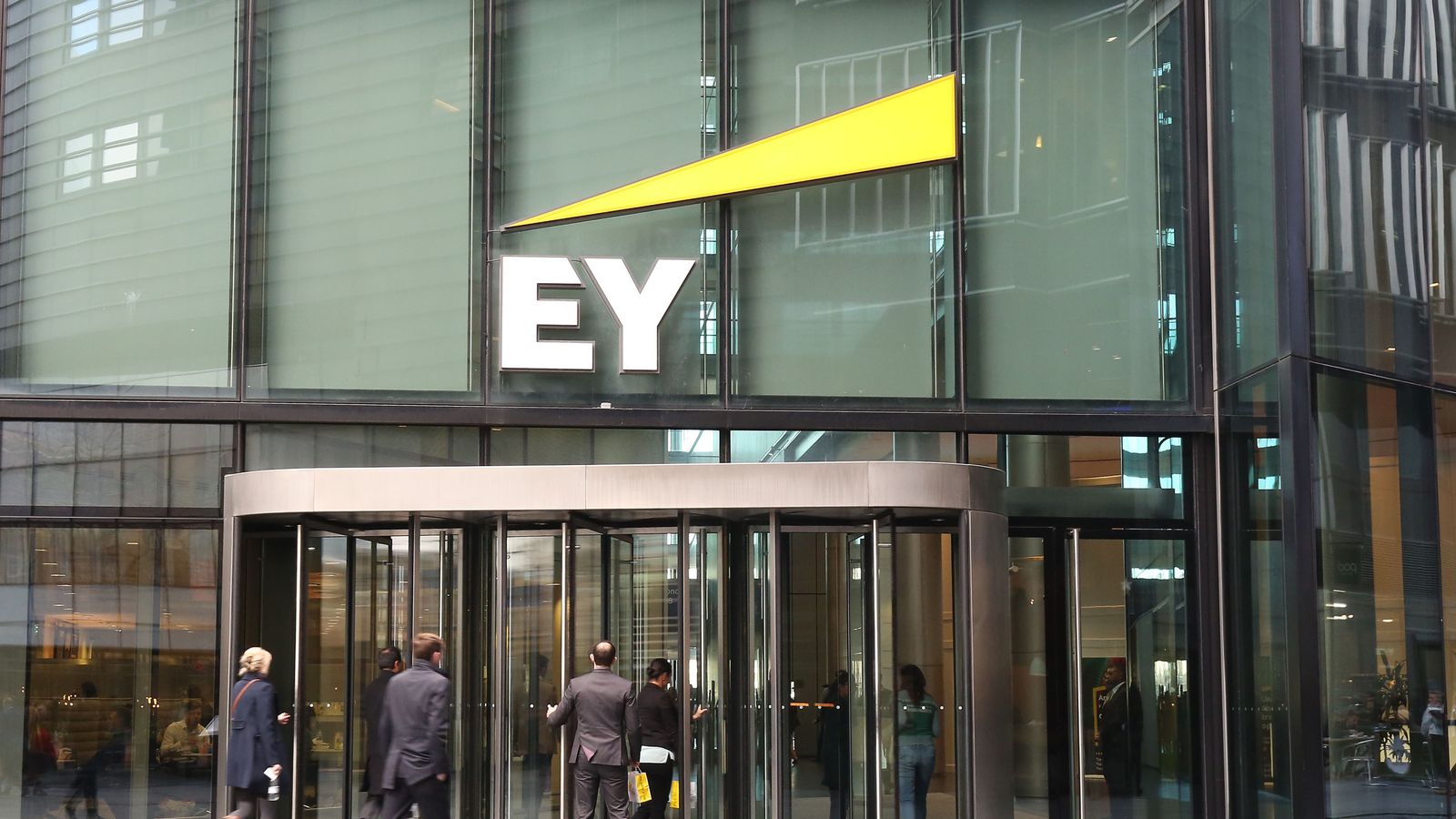 EY to brief UK partners on plans for $80bn global break-up