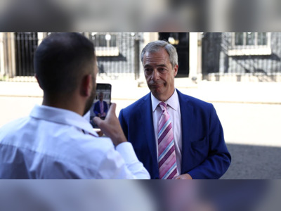 Anti-EU campaigner Farage says only Braverman will 'complete Brexit'
