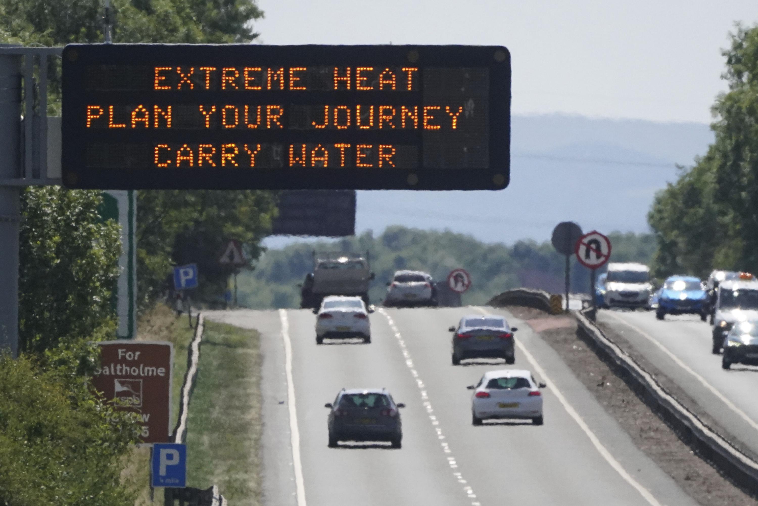 UK gets ready for travel disruptions as temps may hit 104 F
