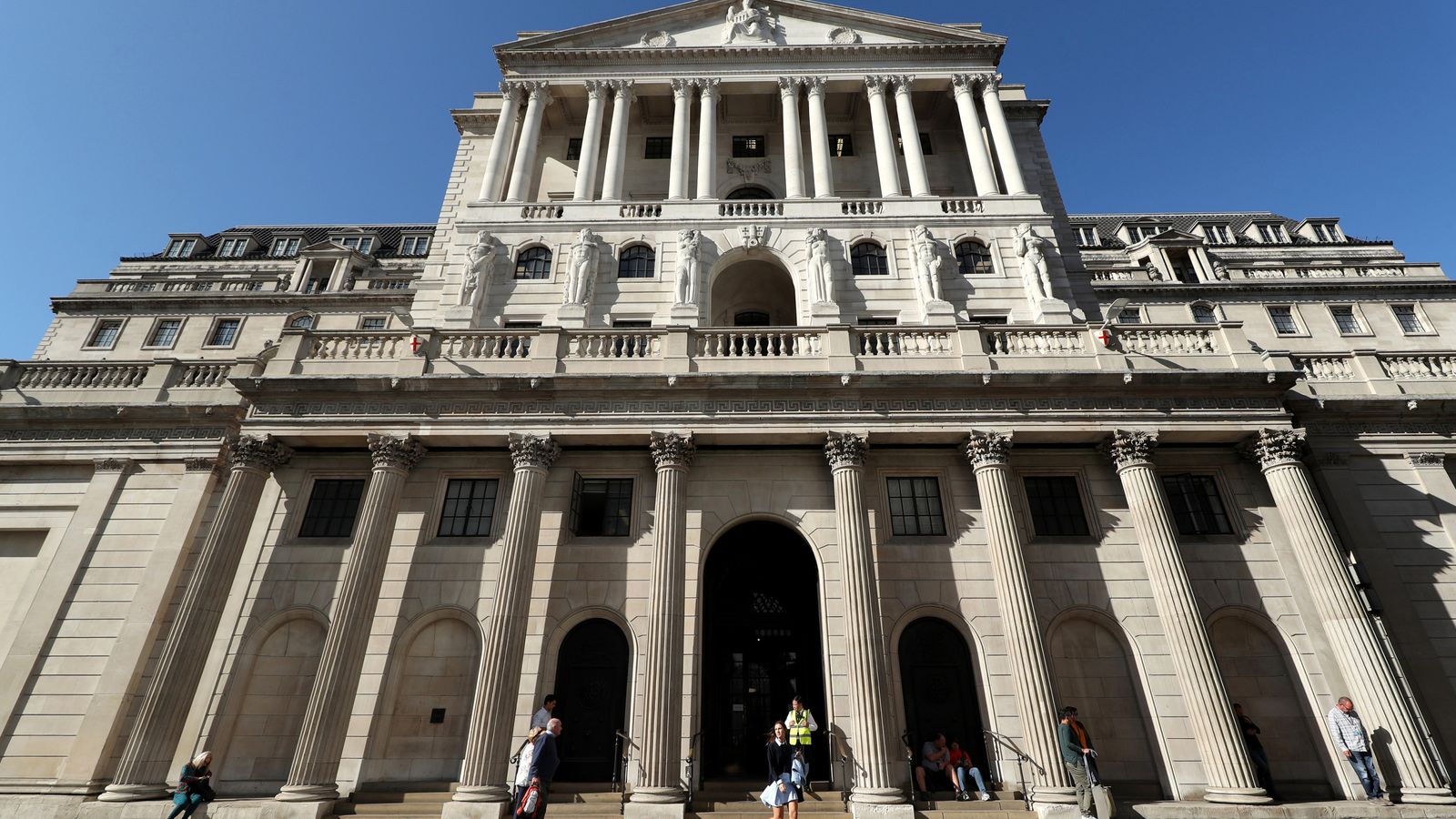 Bank of England tells lenders to prepare for 'deteriorated economic outlook'