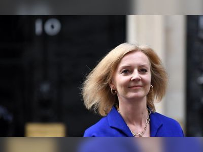 Liz Truss under pressure as rivals steal march in Tory leadership race
