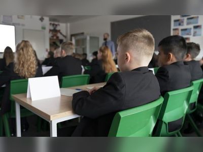 School absences hit six-month high in Covid ‘wake-up call’