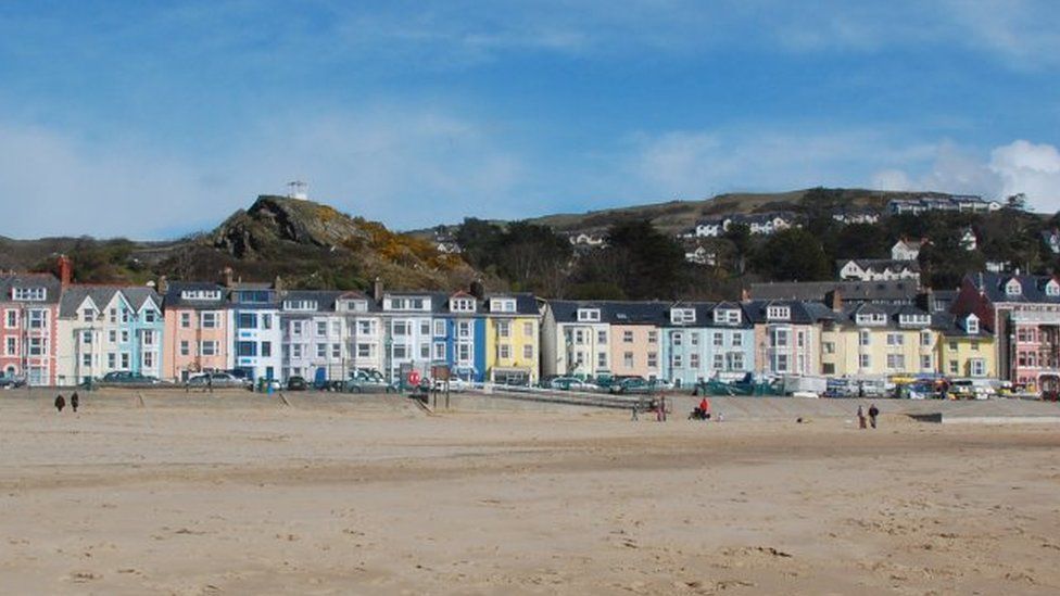 Second homes: Council tax premium working, says Gwynedd
