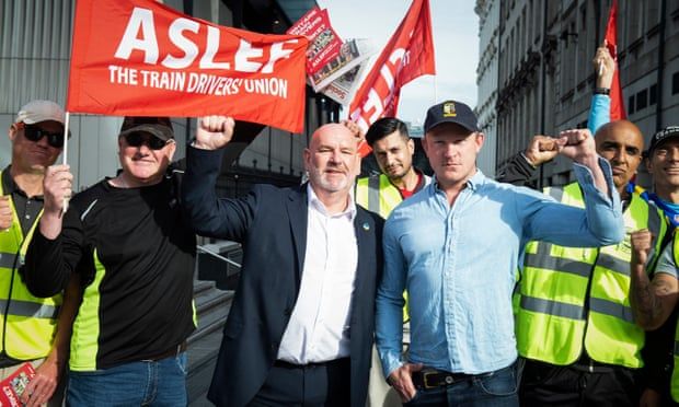 Labour party is ‘sticking two fingers up’ at working people, says Unite boss