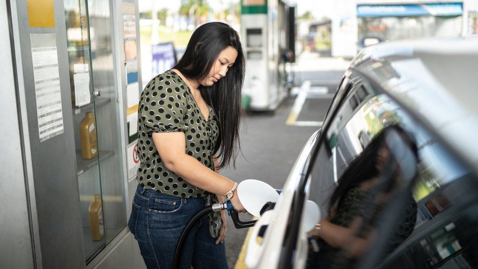 Petrol prices drop from record high, says AA