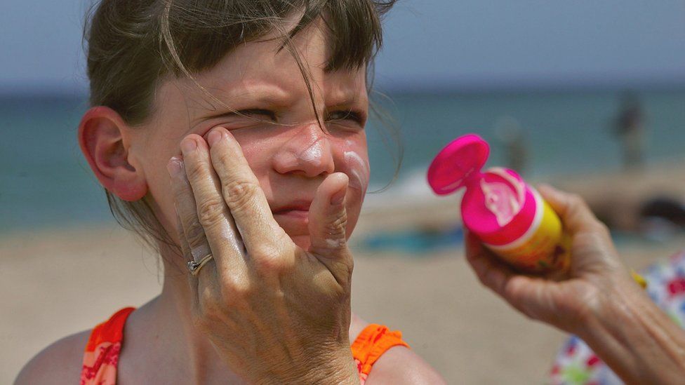 UK heatwave: How does sunscreen work?
