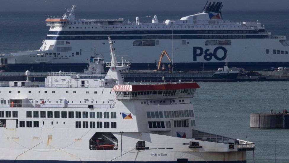 Government used P&O ferries despite condemning firm