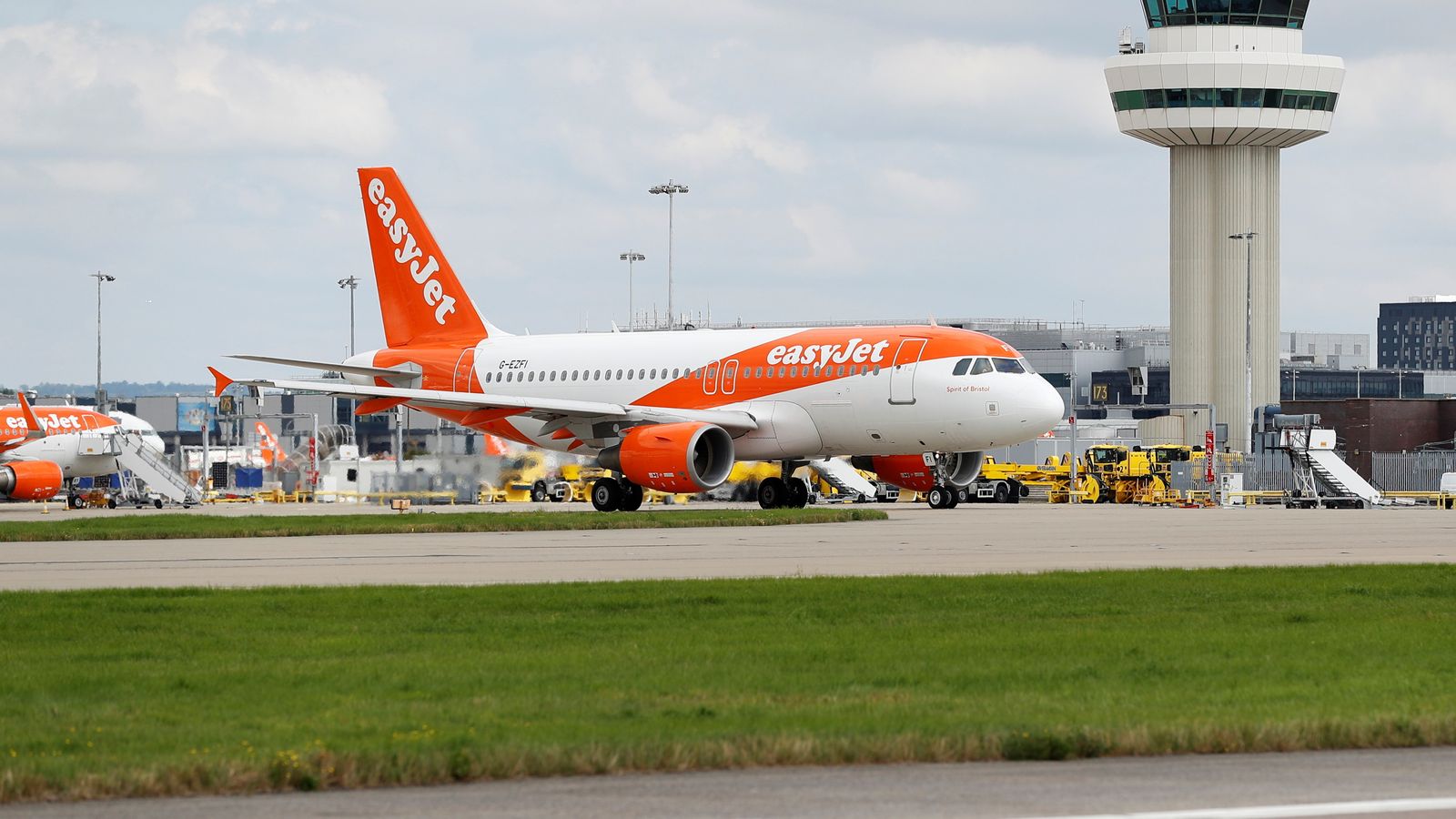 Gatwick cancels easyJet flights at last minute after declaring 'business as usual'
