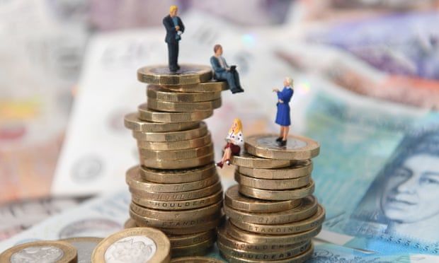 More people leaving workplace pension schemes, TUC warns