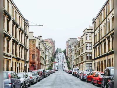 Rise of the parking app makes the rich richer as motorists struggle