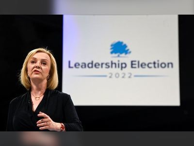 Poll of Tory members gives Liz Truss 22-point lead to be next prime minister