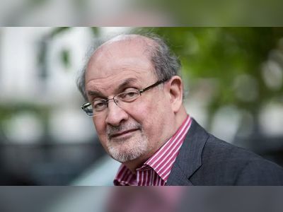 Salman Rushdie stabbing suspect charged with attempted murder
