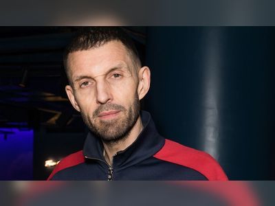 Tim Westwood: BBC launches inquiry into response to claims against DJ