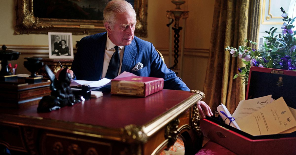 King Charles pictured with official red box in new photo