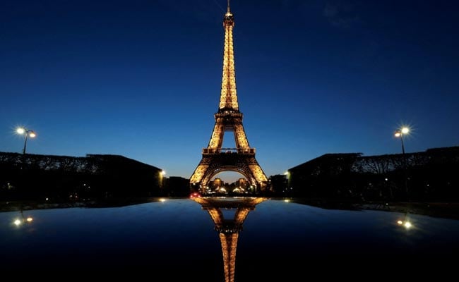 Eiffel Tower Lights To Turn Off Early In A Bid To Save Energy