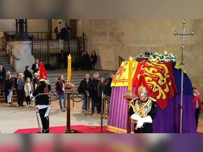 Man tried to check Queen was in coffin, court told