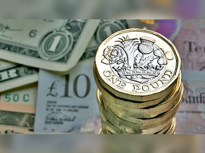 Pound sinks as investors question huge tax cuts