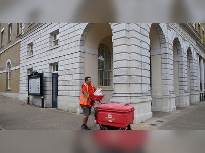 Royal Mail workers' union withdraws November strike plan in UK