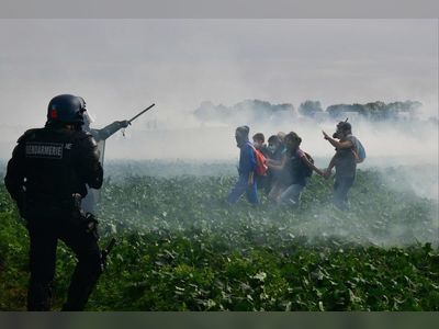 French police clash with protestors at farm reservoir site