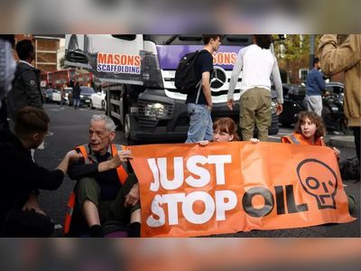 Do not intervene with Just Stop Oil protests, Met urges