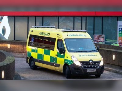 NHS ambulance workers begin to vote on strike in pay dispute