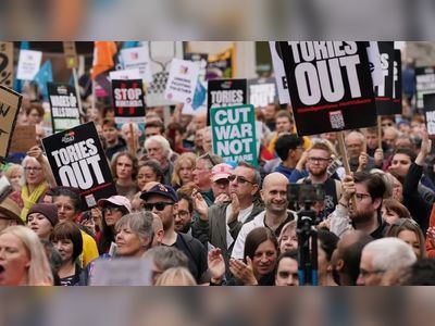 Hundreds protest in Birmingham as Tory conference begins