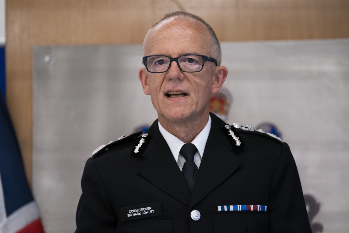 Met Police chief: It’s mad I can’t axe 100 rogue officers