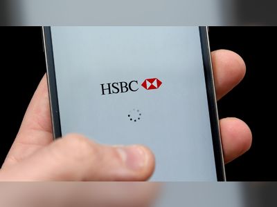 HSBC customers unable to pay for meals and shopping during online banking outage