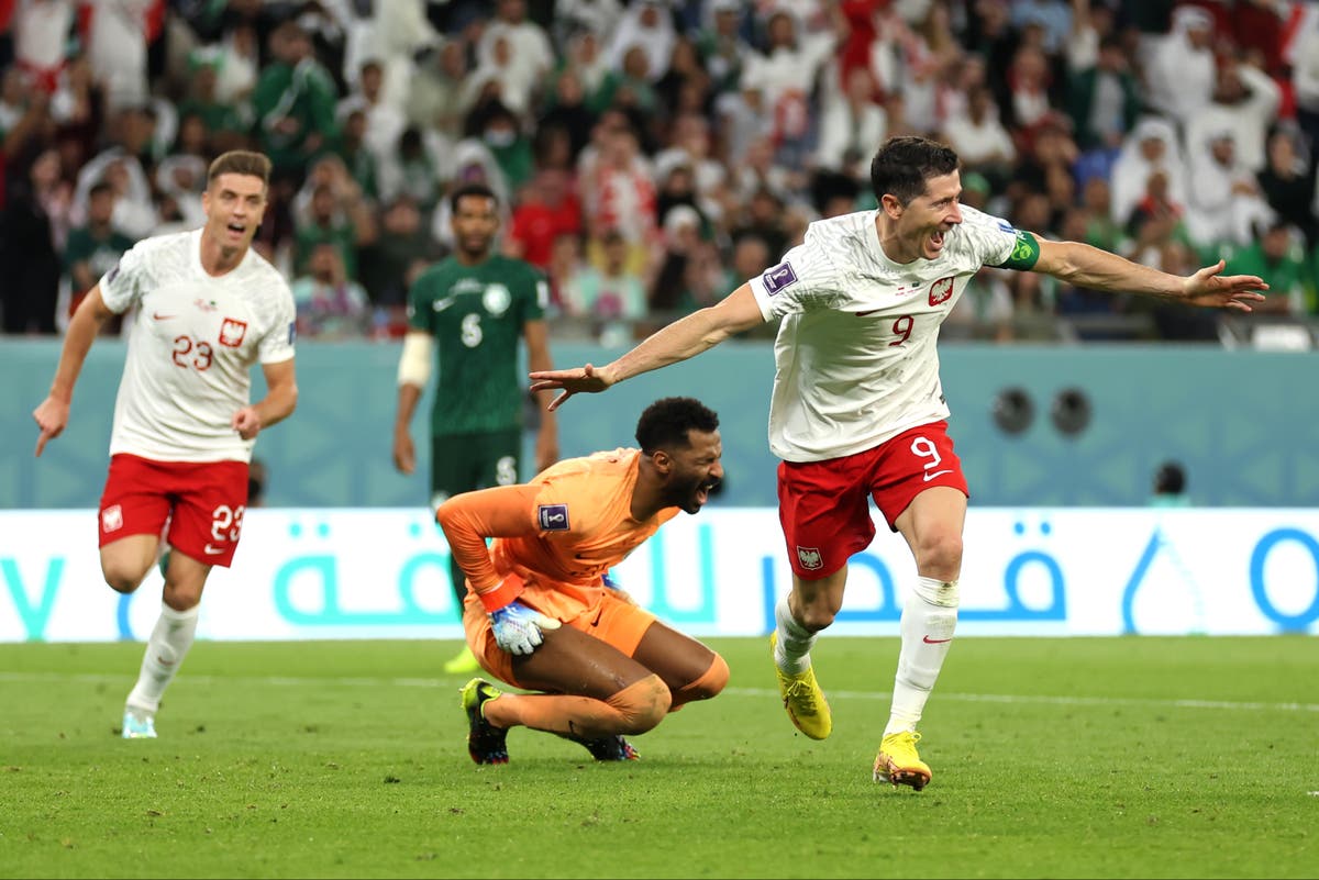 Poland 2-0 Saudi Arabia: Lewandowski scores first ever World Cup goal