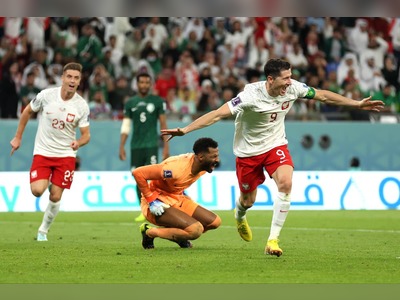 Poland 2-0 Saudi Arabia: Lewandowski scores first ever World Cup goal