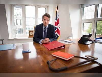 Gavin Williamson quits after bullying allegations