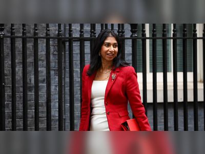 UK interior minister denounced for asylum seeker 'invasion' comments